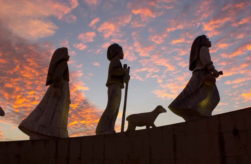 From Lisbon: Fátima HD and the Three Little Shepherds' House - The workshop stop: rosary shopping with a purpose