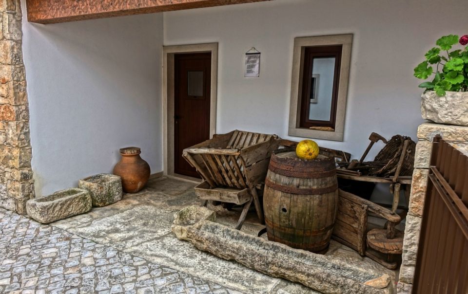 From Lisbon: Fátima HD and the Three Little Shepherds' House - Sanctuary of Our Lady of Fátima: the guided tour plus breathing room