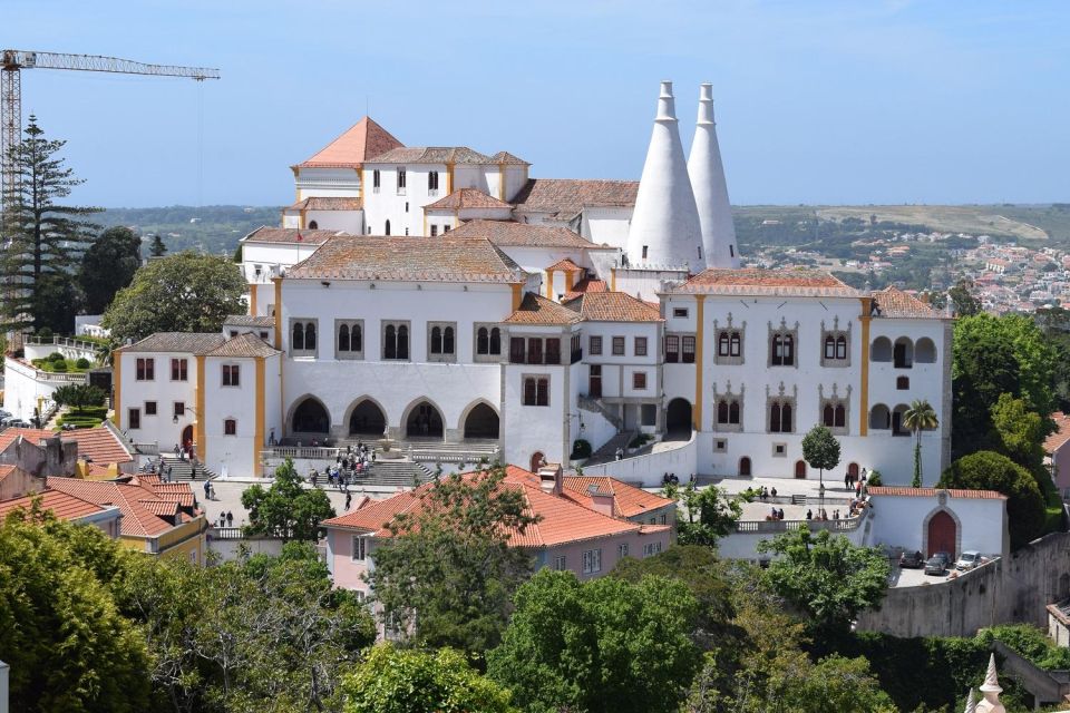 From Lisbon: Half-Day City Tour of Sintra - Pena Palace (guided 1.5 hours): your best chance to see it calmly