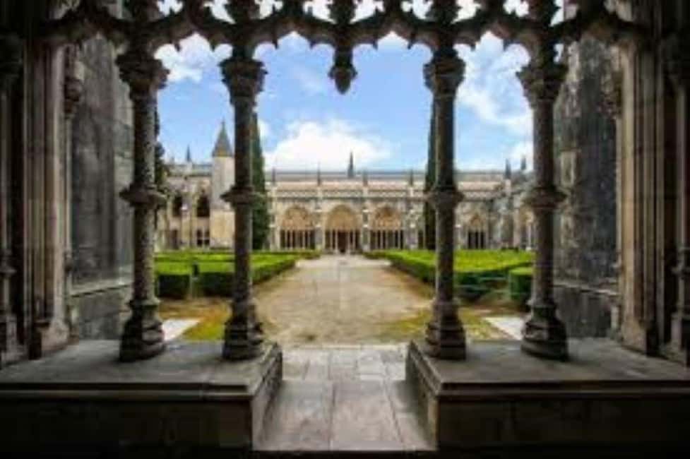 From Lisbon: Medieval Tour, Batalha, Tomar, Alcobaça, Óbidos - Timing and walking: how to plan your body for a full 10 hours