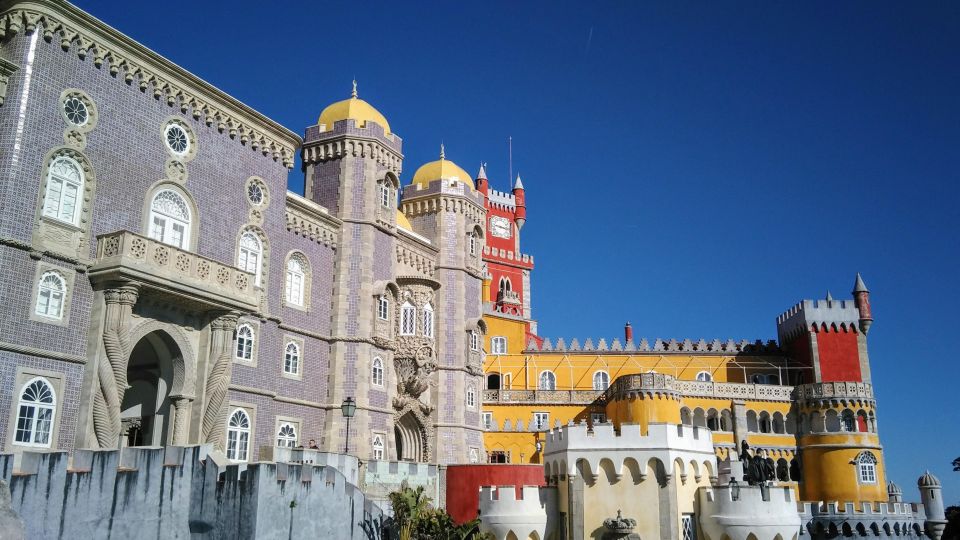 From Lisbon: Nazare and Sintra Private Tour - The guides: why expert hosting changes the whole day