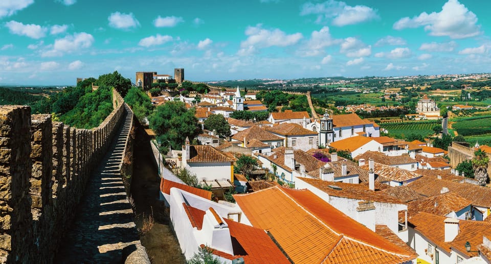 From Lisbon: Nazare Big Waves and Óbidos Guide Day Trip - Sítio and the Chapel of Memory: walking with a purpose