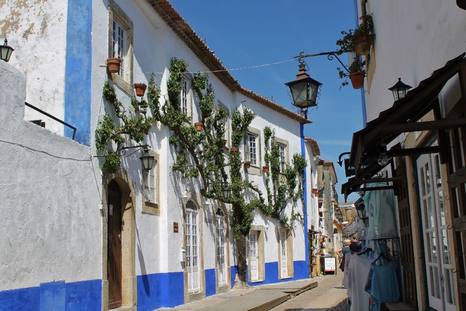 From Lisbon: Óbidos and Mafra Palace Private Tour - A 6-hour Lisbon day trip with two very different worlds
