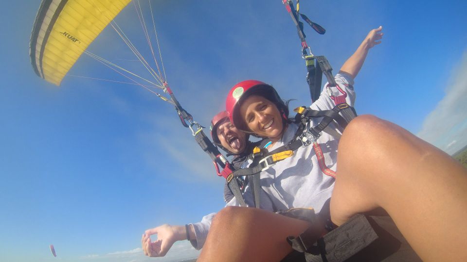 From Lisbon: Paragliding Flight with Transfers - Meeting at Ferrari Shop and Getting to the Coast