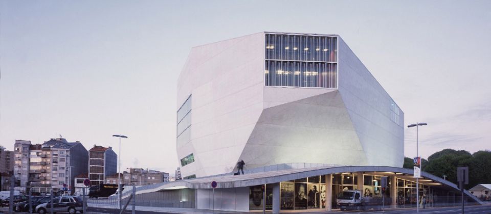 From Lisbon: Porto Private Full-Day Tour - Serralves Park and the Modern Art Contrast in Porto