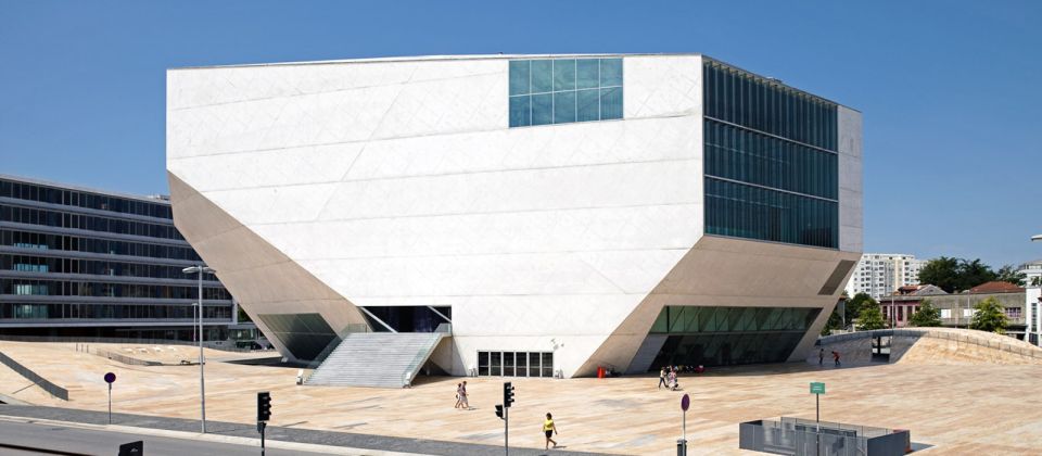 From Lisbon: Porto Private Full-Day Tour - Douro River Valley Views: Why the Wine Country Feels Different