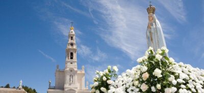 From Lisbon: Shared Tour to Fátima, Óbidos, Batalha e Nazaré - Sanctuary of Our Lady of Fátima: 1917, pilgrimage, and calm crowds