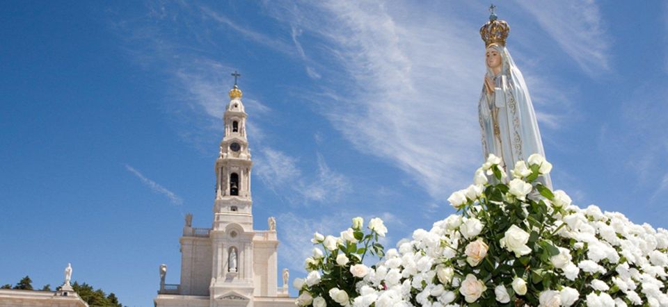 From Lisbon: Shared Tour to Fátima, Óbidos, Batalha e Nazaré - Sanctuary of Our Lady of Fátima: 1917, pilgrimage, and calm crowds