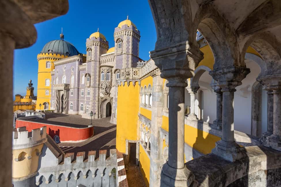 From Lisbon: Sintra Cascais Guided Tour with a Local Expert - Lunch in Sintra and how to keep your energy steady