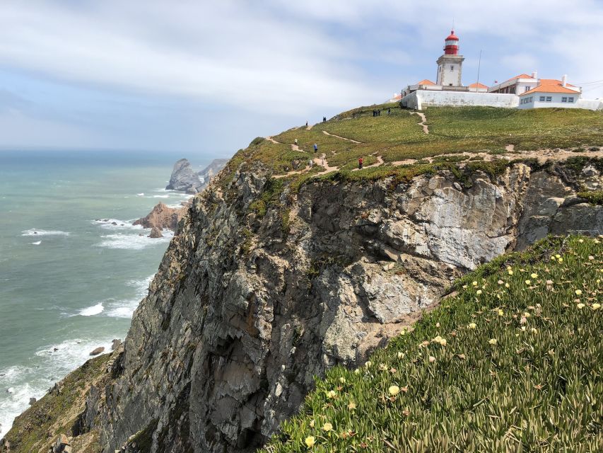 From Lisbon: Sintra Private tour Half-Day in a premium car - FAQ