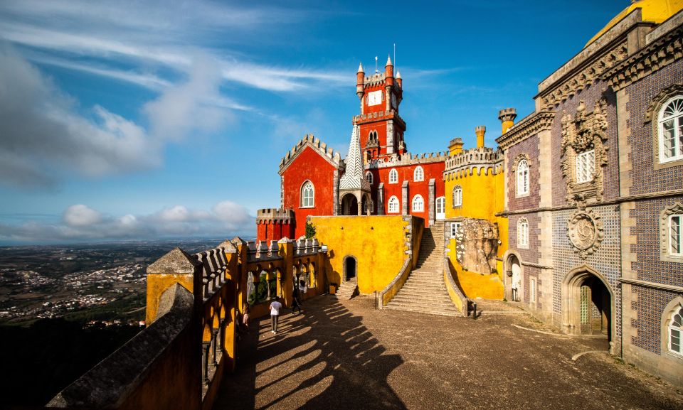 From Sintra: Pena Palace Guided Tour - Stop 1 and the first moments: Pérola, the 4x4, and the game plan