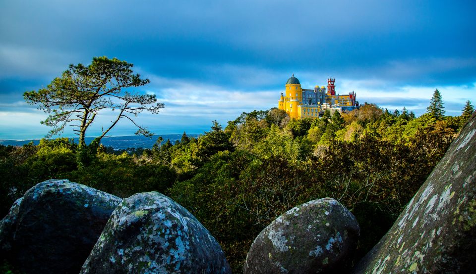 From Sintra: Pena Palace Guided Tour - Getting there smoothly from the Lisbon area: the van rhythm