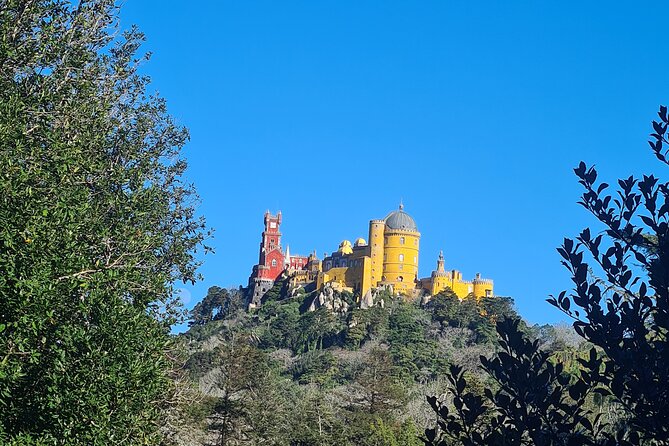 Full day exploring Sintra, Azenhas do Mar and Cabo da Roca - Praia das Azenhas do Mar: the white houses and that natural pool moment