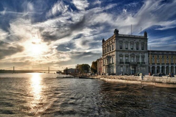 Full Day Lisbon Tour with Local Guide in Private Eco Tuk Tuk - Getting set: meeting point, fixed route, and how timing affects the day