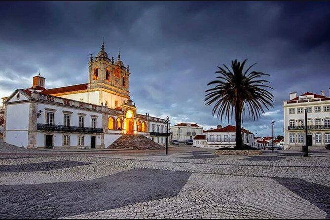 Full-day Private Tour: Fátima Sanctuary, Batalha, Nazaré, Óbidos - Stop 4: Óbidos’ medieval walls and royal-town story