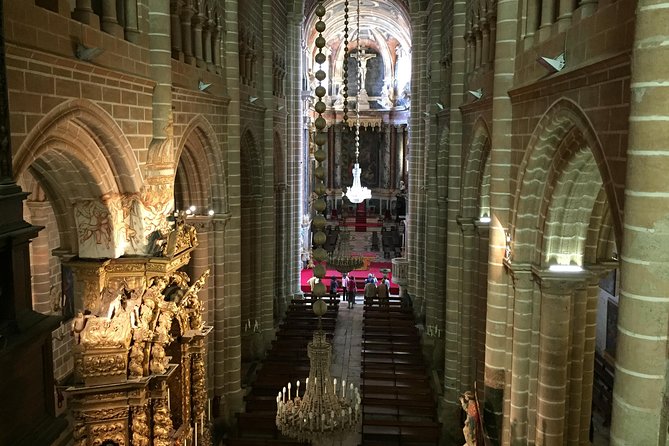 Full Day Private Tour in Évora and Arraiolos - São Francisco Church: Gothic-Manueline style tied to Portugal’s seafaring era