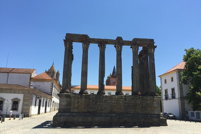 Full Day Private Tour in Évora and Arraiolos - Évora Cathedral and Rua 5 de Outubro: medieval scale plus handy craft streets