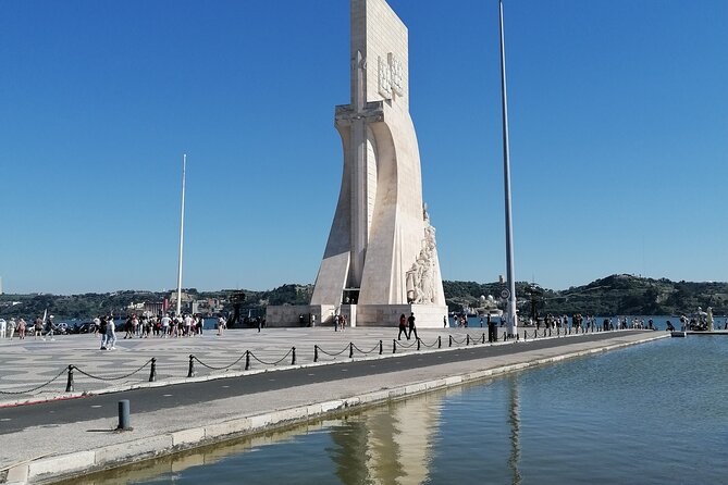 FULL DAY Private Tour of Lisbon's main tourist attractions - The 25 de Abril Bridge: crossing by story, not just by road