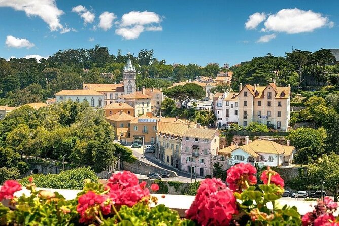 Full-Day Private Tour Sintra and Cascais with Pick Up - Sintra National Palace: the one-hour reality check