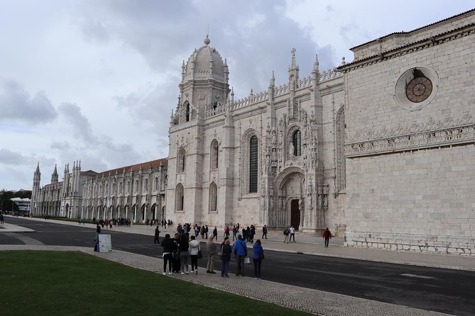 Full Day Small Group Tour in Lisbon: The Most Complete City Tour - Lisbon Cathedral and Alfama viewpoints: history at street level and sky level