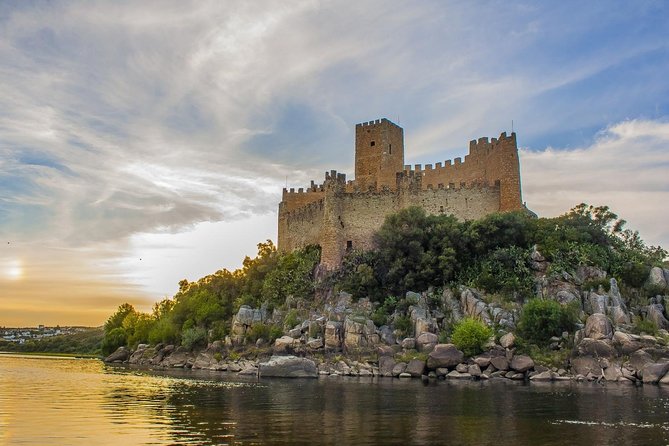 Full Day Templar Route Tour (Tomar and Almourol) from Lisbon - Castelo de Almourol: The Island Fortress That Actually Feels Medieval