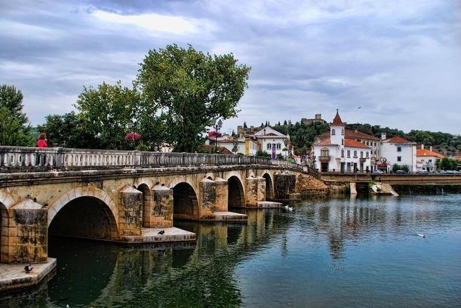 Full Day Templar Route Tour (Tomar and Almourol) from Lisbon - Tomar Town Time: Lunch, a Short Walk, and a Reset for Your Brain