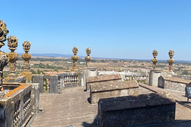 Full Day Tour in Évora from Lisbon - Winery food stop: traditional Portuguese plates in a well-known setting