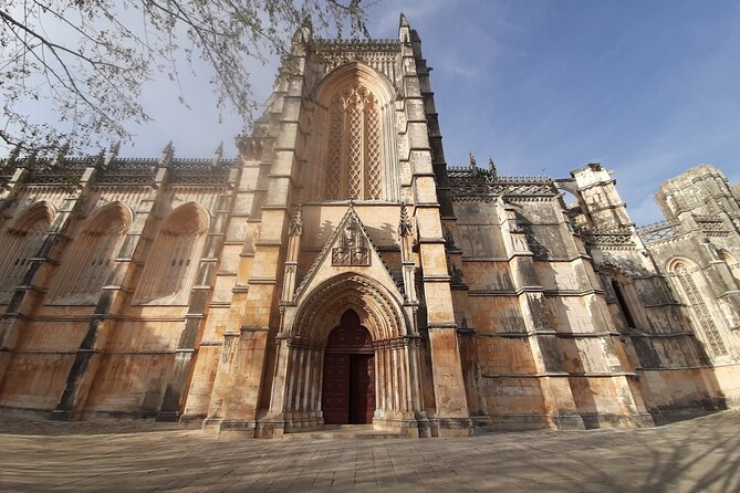 Garden of Peace Eden Park, Grutas, Fátima, Batalha, Nazaré,Óbidos - Timing, tickets, and meal planning that won’t surprise you