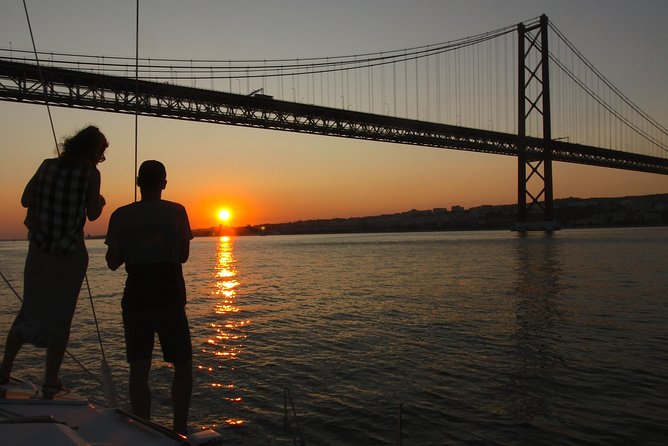 Go Sailing - Lisbon Sailing Tour - Hands-On Sailing vs Full Relax: How the Helm Time Works