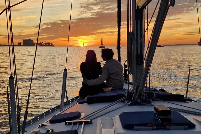 Golden Hour Boat Tour - Sailing by the Monuments with Wine - A Golden Hour Tagus Sail: Why the Timing Matters in Lisbon