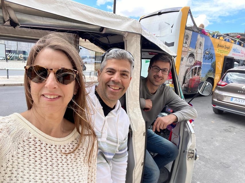 Guided Electric Piaggio Tuk-Tuk Tour of Historic Lisbon - Monastery of São Vicente de Fora and Santa Engracia: quick hits, good guidance