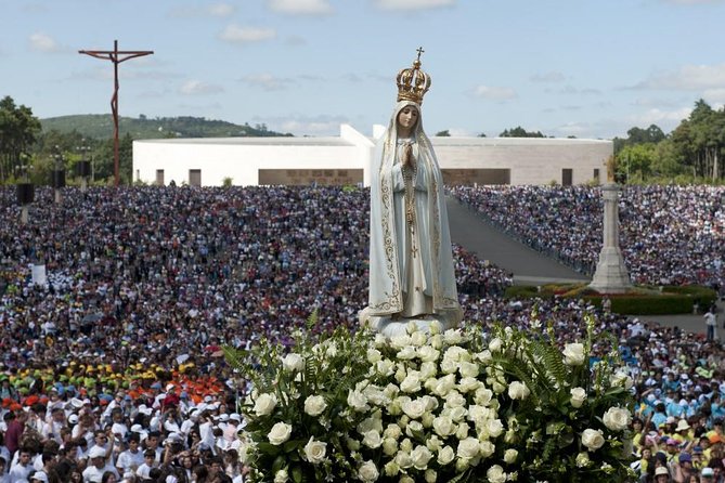 Half Day Fatima + Aldeia Pastorinhos Private Tour Departure Lisbon - Lisbon to Fátima, Without the Crowd-Crush