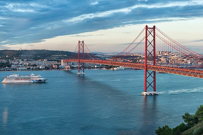 Half Day Lisbon - Private Tour of the City Charms - Old neighborhood passages: why the in-between matters