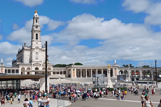 Half Day Santuario Fatima and Village of the Pastorzinhos small group - Guide quality in English and how to get your money’s worth
