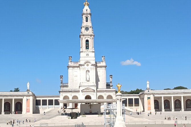 Half Day Santuario Fatima and Village of the Pastorzinhos small group - Fátima sanctuary highlights: basilicas and the apparitions chapel