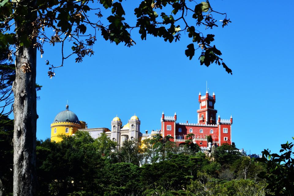 Half Day Shared Tour to Sintra with Licensed Guide - What kind of traveler this tour fits best