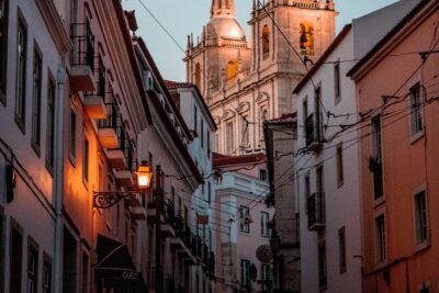 Half-Day Unforgettable Historical Lisbon on Tuk-Tuk - Where It Starts: Praça da Figueira and the First Moments That Set the Tone