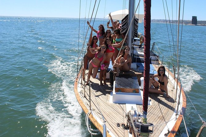 Hen Party in Lisbon on a vintage Sailboat - From Belém Dock to the Tagus: what 2 hours really gives you