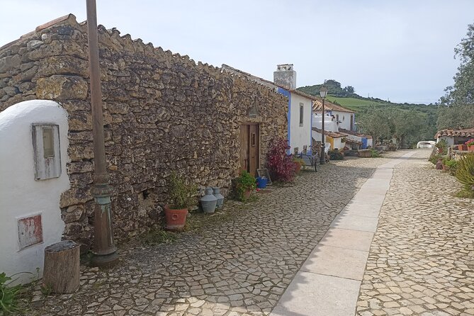 Hike & Wine Ericeira - Vila da Mata Pequena: rural Portugal you can actually walk through