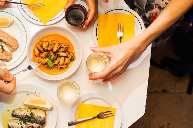 History and Flavors Experience Tour in Lisbon - Small group size and pace: when 2 to 3 hours feels perfect