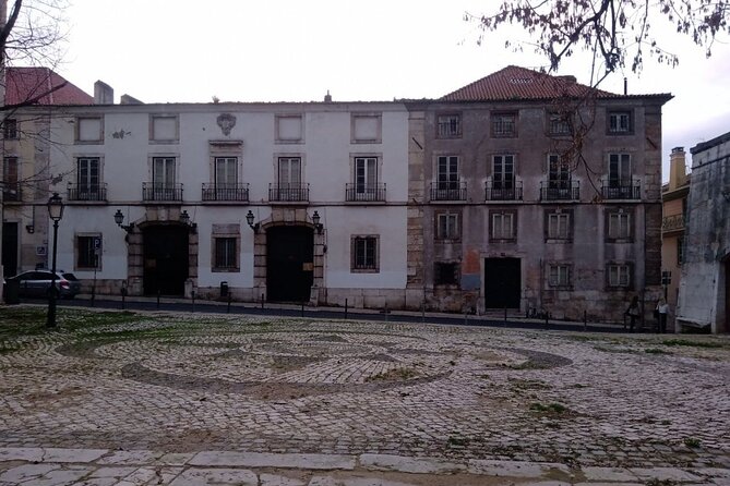 History-mistery of Lisbon (secrets societies and black arts) - Largo do Carmo: ruins, the 1975 revolution museum, and political parallels