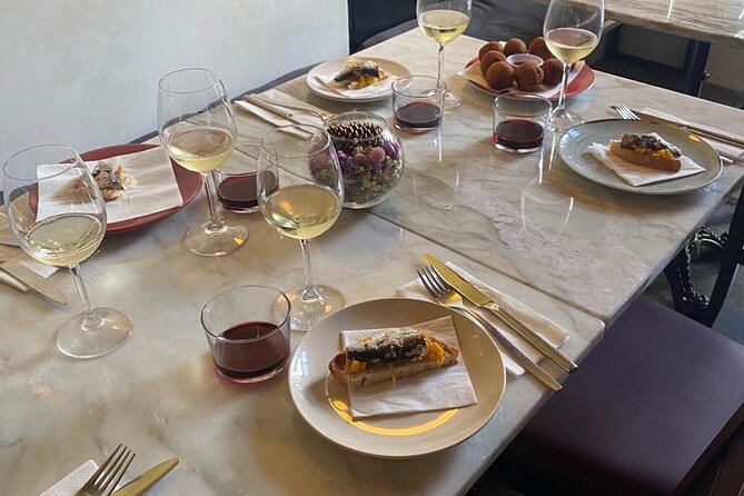 Indie Food Tour - Where You Start and How the Route Keeps It Simple (Campo das Cebolas at 2:00 pm)