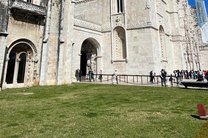 Jeronimos Monastery Guided Tour - Small Groups - Tickets Included - Church portion: royal tombs and why these monuments feel different
