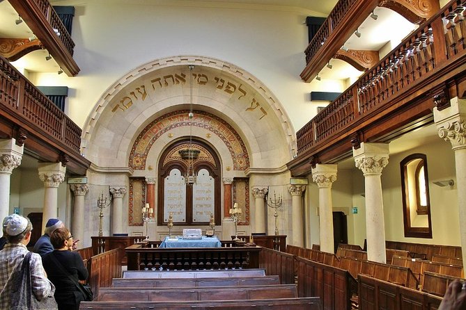 Jewish Sephardic history in Lisbon - Entering Shaare Tikva Synagogue, then seeing Lisbon through Sephardic eyes