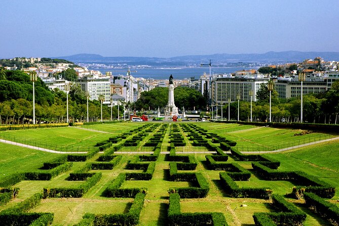 Lisboa: Old Town, New Town & Belem Private Full Day Tour - Time Out Market Lisboa: the best “feed yourself” stop that doesn’t steal your whole day