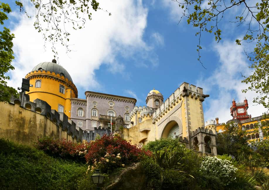 Lisboa: Sintra, Pena Palace, Cabo da Roca Coast and Cascais - Cascais lunch stop: fishing-village charm with shopping time