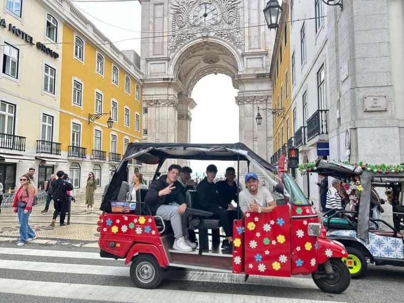 Lisboa: Tuk Tuk ride in Alfama & pick-up you at the hotel. - Baixa + Alfama street scenes: the photography payoff