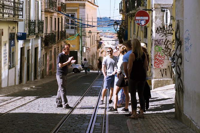 #LisboaLove Walk - Rua da Bica: Stories on the Way Up (and Down)