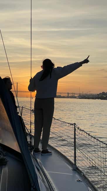 Lisboa:Sunset Sailing Tour at Tagus River with welcome drink - Why this Tagus sunset sail is the best kind of Lisbon sightseeing
