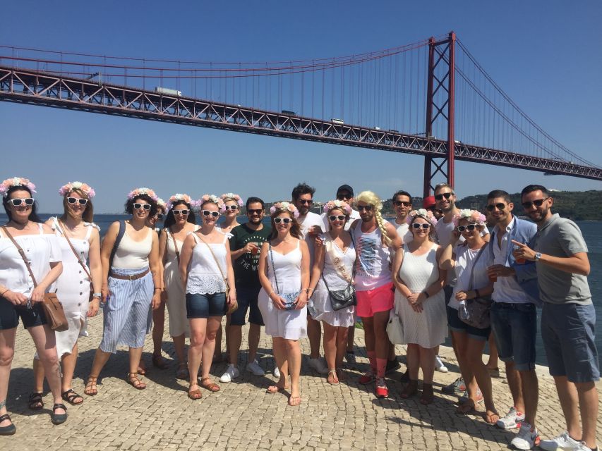 Lisbon: 1-Hour Beer or Sangria Bike Sightseeing Tour - Safety and comfort: what the guide does for you